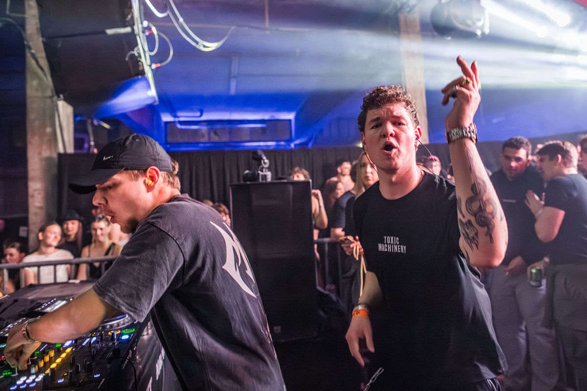 Loading... just a sec